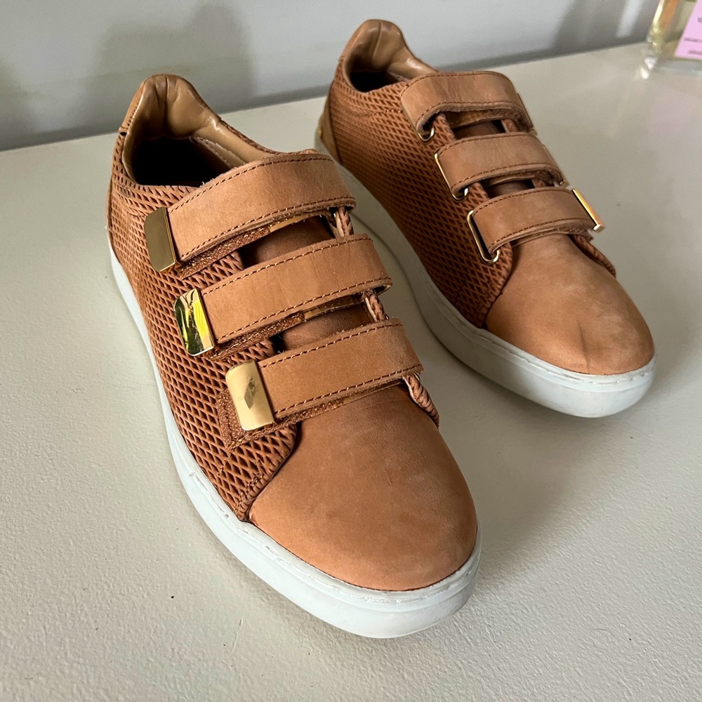 Leather Velcro sneakers with gold decals